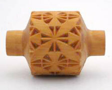 MKM Roller Med. 4-Leaf Quilt Bl RM009