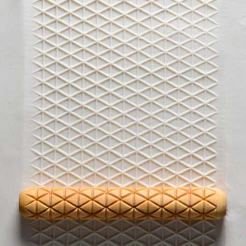 MKM Hand Roller Triangle Pattern HR074