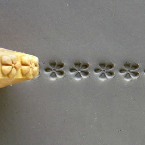 MKM Finger Roller Daisy FR006