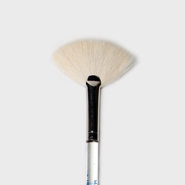 RB140 #8 Soft Fan Brush
